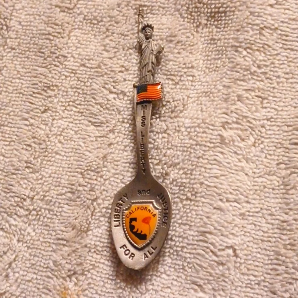 Vintage Florida Souvenir Spoon Set of 11 with Hanging Display Rack Busch Garden